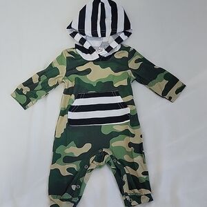 PatPat Green Camouflage One Piece with Striped Hood